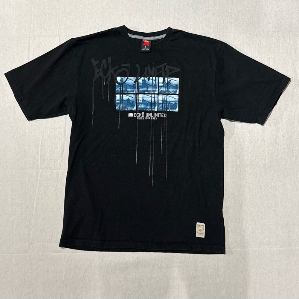 Y2K Ecko Unltd 2000s Ecko Unlimited Watch Your Back CCTV Shirt Puff Print